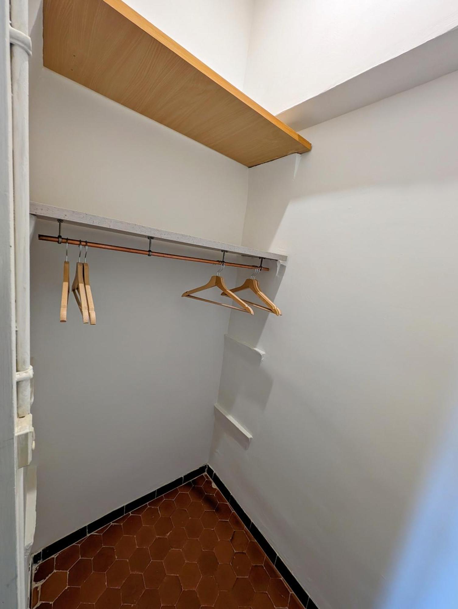 Maison De Style Tout Confort, Position Ideale, Avec Clim Et Petit Exterieur Orange  Extérieur photo